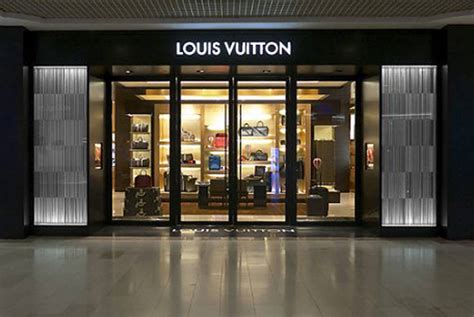 louis vuitton tel aviv mall.